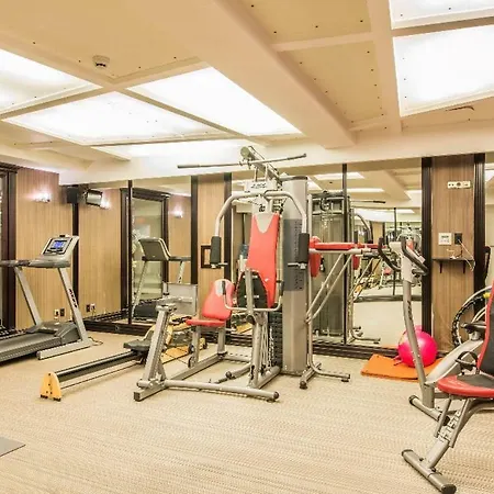 Alexandra Club House דירה